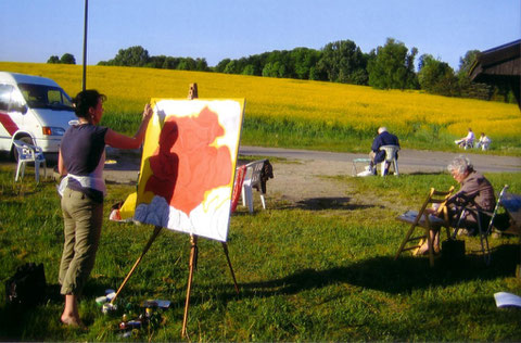 Phantasie beweist Babette ! Ihr Bildtitel : Mohnblüte im Raps. Aber wo blüht der Mohn?