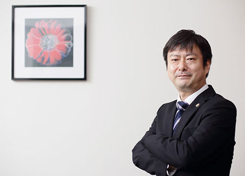 弁護士中村英男