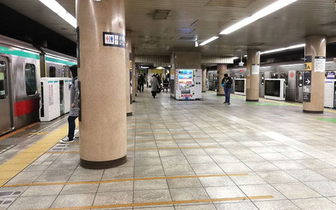 とうとう渋谷駅にもホームドアが…。（試験運用中で開閉はされていません）