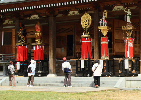 歴史散策　撮影場所：五智国分寺　まといを見上げて随分大きいーもんだなー