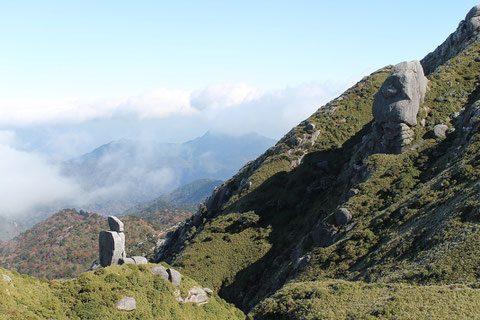 屋久島の奇岩たち（宮之浦岳ガイドツアーにて）