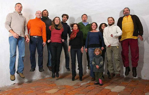 die fliegende Zatsch-Crew: von links: Andreas Alber, Werner Weissengruber, Manfred Seifriedsberger, Silvia Edelsbacher (Gattringer), Harald Edelsbacher, Sharon Fallend, Gebhard Alber, Franziska Fleischanderl, Melanie Hirner, Didi Donauer, Peter Heinrich