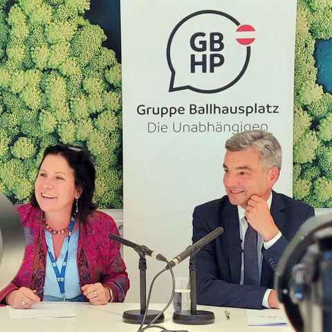 Dr. Wolfgang Peschorn (Finanzprokuratur) zu Gast im BMEIA bei Gesandter Mag. Karin Fichtinger-Grohe (GBHP)