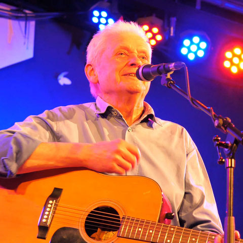 Reinhart Sellner (UGÖD) auf der Bühne des Reigen in Wien, 2019