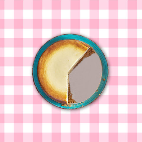 Ein Tortenteller, bei dem 1/3 der Torte fehlt