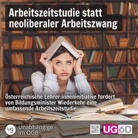 Eine Frau sitzt seufzend inmitten vieler Bücher