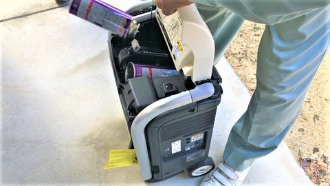 お馴染みガスボンベで動く単相１００Vの発電機