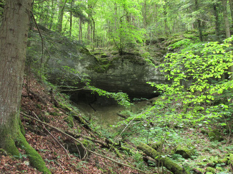 Alter Eingang in die 'Lindtrachen'-Höhle.