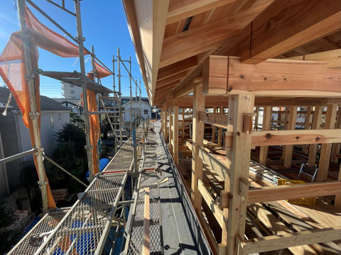 この木組みの構造は全て傷つけることなく解体することができます