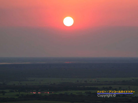 プノンチソール遺跡での夕日鑑賞