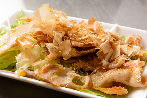 鳥皮 塩焼き…¥500