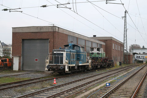 Diesellokomotive 365 131 zusammen mit Lok D3 im November 2021 in Neuwied