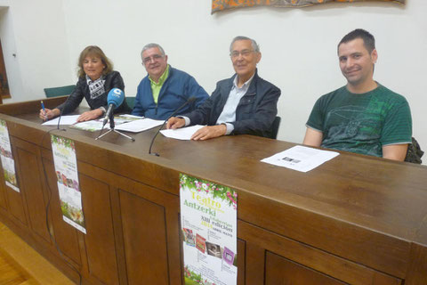 María Jesús Ábrego Galilea, Pedro Echávarri Vega, el edil Féliz Alfaro y Ander Osés Pueyo. (Foto: M.P.A.)