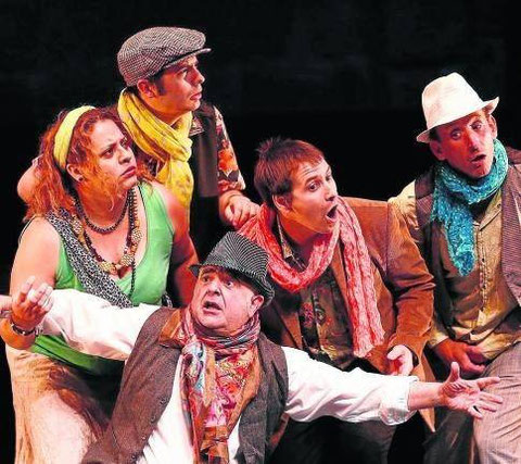 El grupo de teatro Kilkarrak, durante una de sus últimas representaciones. (Foto: P. Cascante)