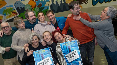 Miembros del grupo Kilkarrak en la Casa de la Juventud, donde suelen ensayar. (Foto: A.L.)