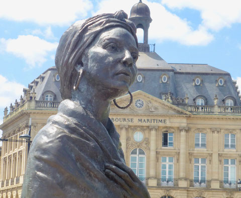 Statue de Modeste Testas sur les quais de la Garonne à Bordeaux (M. Depecker)