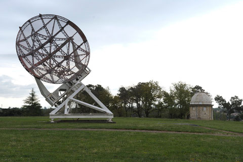 Ancien radar Würzburg utilisé par l'armée allemande lors de la Seconde Guerre mondiale