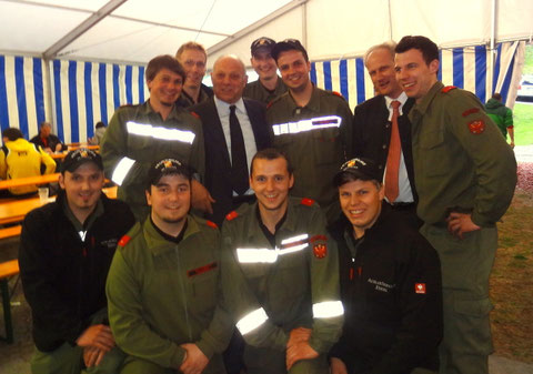 Die gesamte Gruppe mit LH Dr. Luis Durnwalder und Bürgermeister Gustav Tappeiner