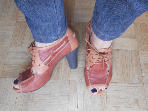 Les chaussures changent le ton d'une tenue vestimentaire