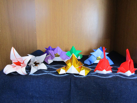 5月5日子供の日。折り紙教室の「かぶと」です。