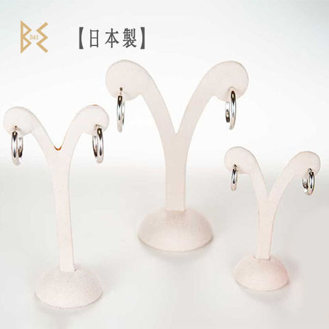 ホワイトゴールドピアス