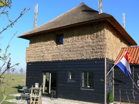 de wens van mijn vader is in vervulling gegaan,16 februari 2013 heeft hij zijn intrek genomen in de hooiberg.Weer een mijlpaal bereikt.....heel bijzonder hoe dit weer tot stand is gekomen.