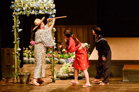 「日向家の五人姉妹」舞台写真