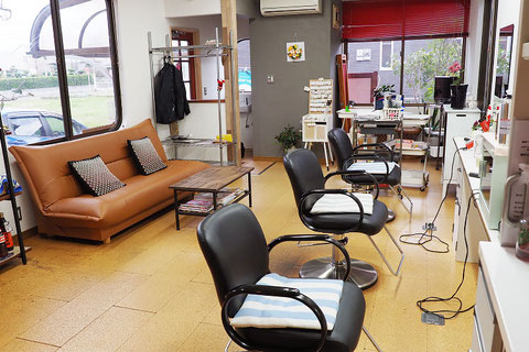 岩崎美容室の店舗内観