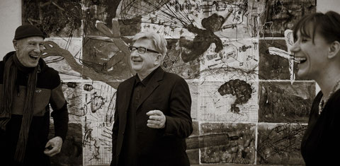 Um zu den Fotos von der Vernissage zu gelangen: einfach aufs Bild klicken.
