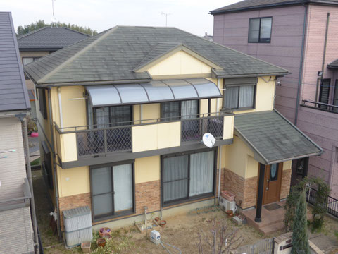 ビフォー:色落ちしたスレート屋根