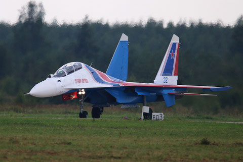 SU 30SM " 32 "  RF-81703 Russian Air Force / Russian Knights -2