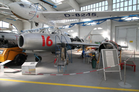 MiG 15UTI " 16 " -1