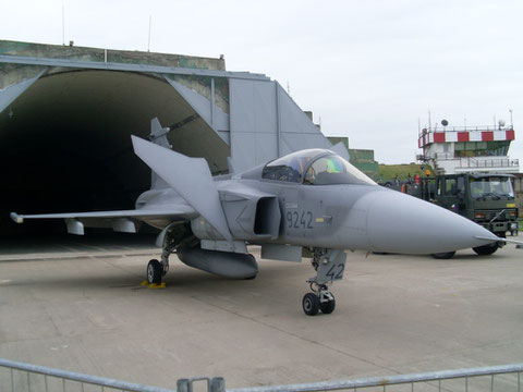 JAS 39C " 9242 " Czech Air Force -1