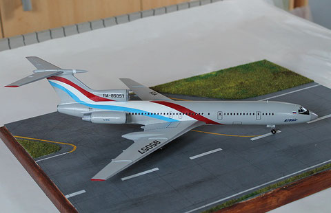 TU 154M " RA-85057  Utair  " Zvesda 1/144 -5