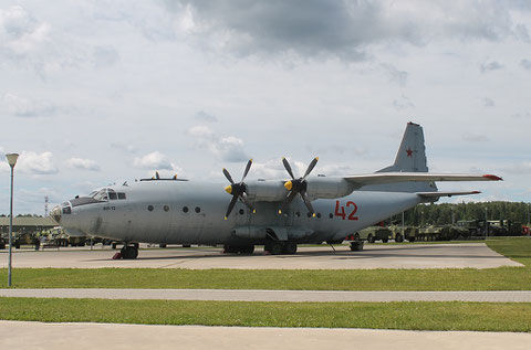 AN 12 " 42 " Russian Air Force -02