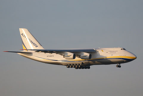 AN124 UR-82073-4