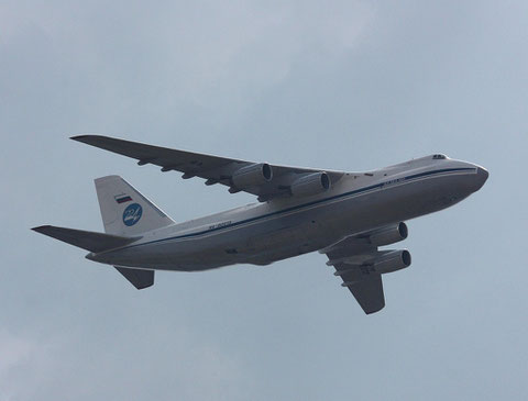 AN124 RA-82013-2