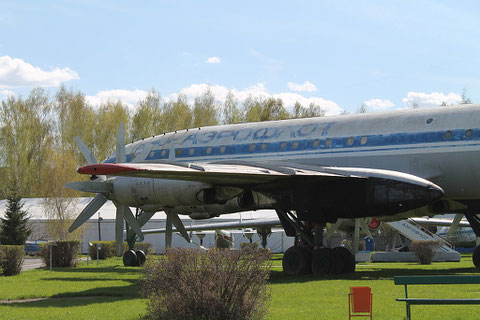 TU 114 " CCCP-76490 " Aeroflot -2