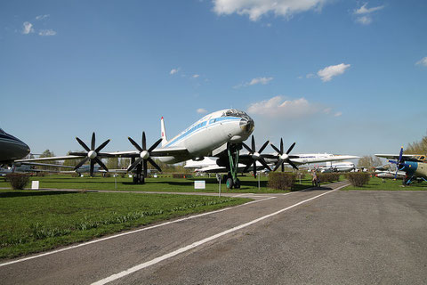 TU 114 " CCCP-76490 " Aeroflot -5