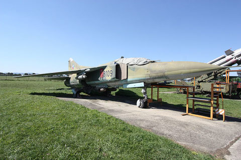 MiG 23UB " 8109 "  Czech Air Force -1