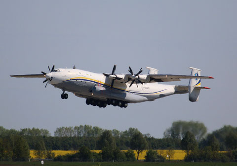 AN 22A  " UR-09307 "  Antonov Airlines -4