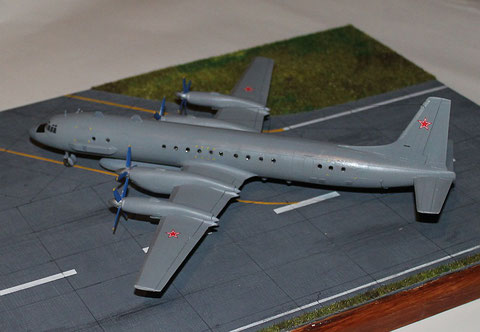 IL-20M  Eastern Express  1/144 -3