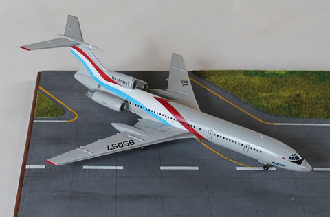 TU 154M " RA-85057  Utair  " Zvesda 1/144 -4