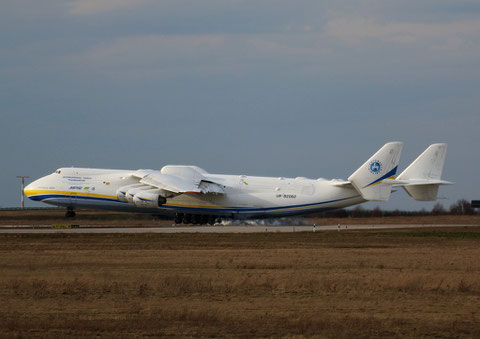 AN 225 " UR-82060 " Antonov Airlines -30