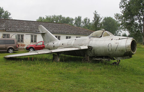 MiG 17  " 07 " -3