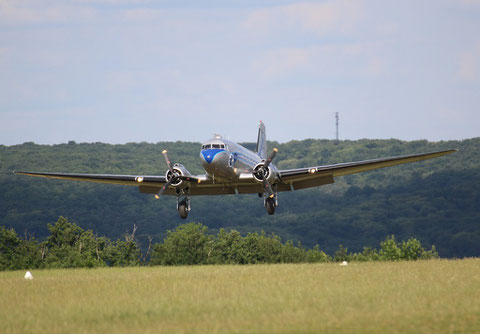 DC-3 ( C-47A Skytrain )  " F-AZTE "  -2