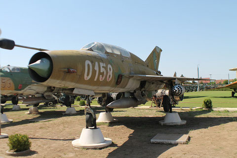 MiG 21UM  " 0158 "  Hungarian Air Force -3