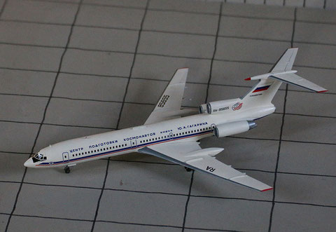 TU 154M " RA-85655 "  ROSKOSMOS   Zvesda 1/144-4