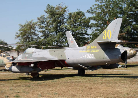 Hunter J-4022-2