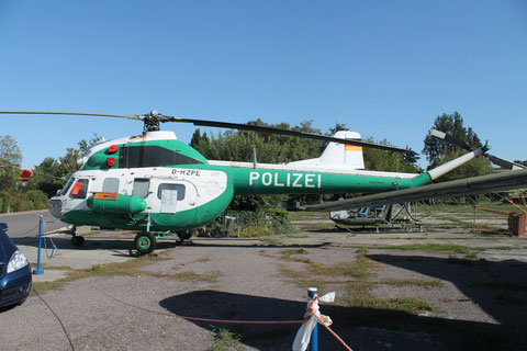 Mi 2  " D-HZPE " ex Polizei DDR " DDR-VPJ " -1